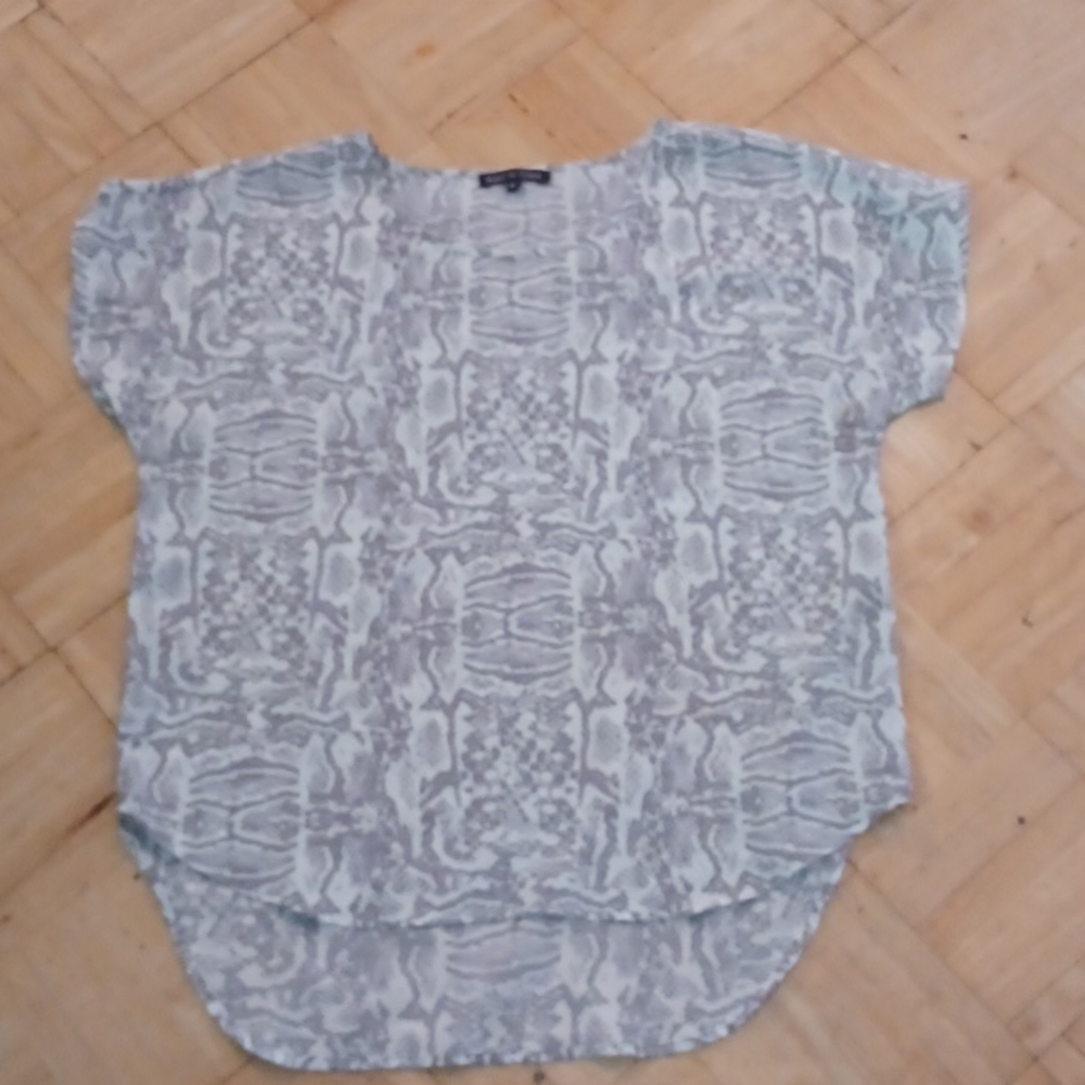 Violet & Claire blouse size medium